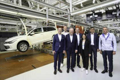 50 years of Golf production: Volkswagen plant in Wolfsburg celebrates its bestseller