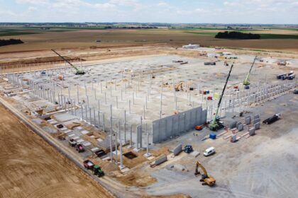 Think global – act local for local: Where the BMW Group will make its next generation of high-voltage batteries