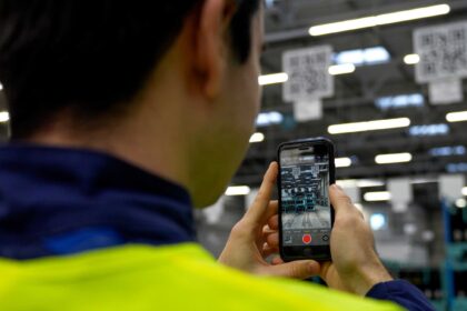 BMW Group Plant Dingolfing and Landshut University of Applied Sciences are developing a smart logistics solution