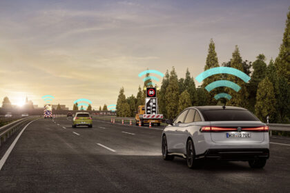 A milestone for greater road safety: more than two million vehicles produced with Car2X