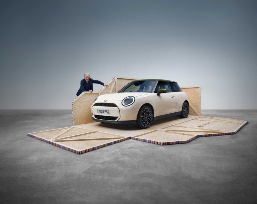 British with a twist: The MINI Paul Smith Edition.