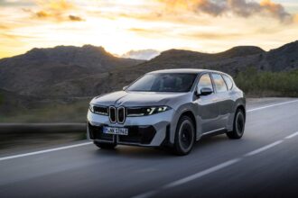 Double victory: BMW iX3 named “World Car of the Year” and “World Electric Vehicle” for 2026.
