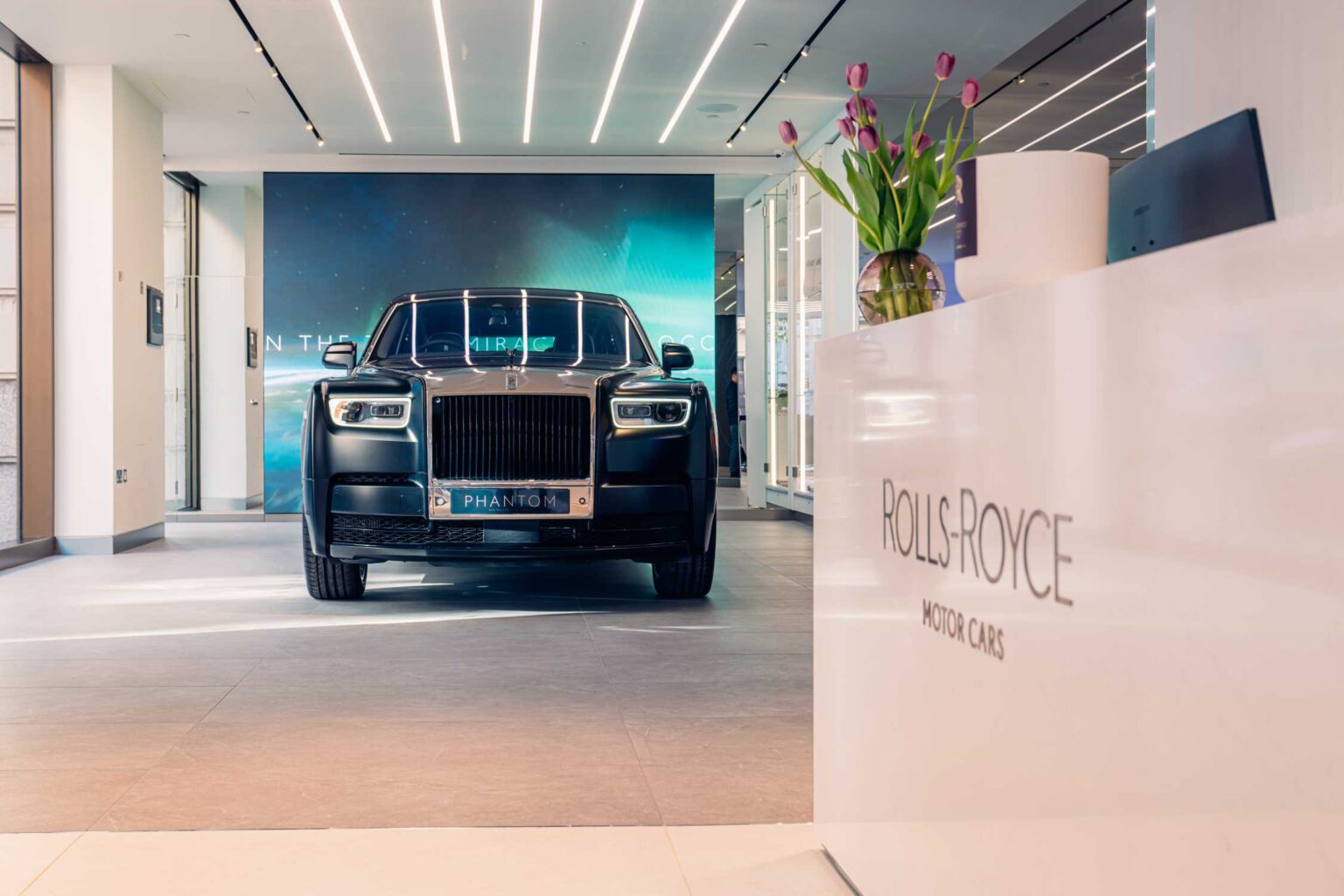 ROLLS-ROYCE MOTOR CARS LONDON CELEBRATES FIVE YEARS OF EXCELLENCE
