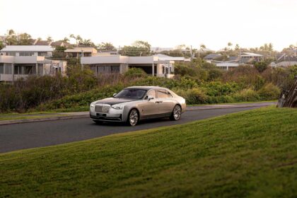 A CELEBRATION OF COASTAL ELEGANCE AND TIMELESS HERITAGE: ROLLS-ROYCE MOTOR CARS DEBUTS AT NOOSA CONCOURS D’ELEGANCE