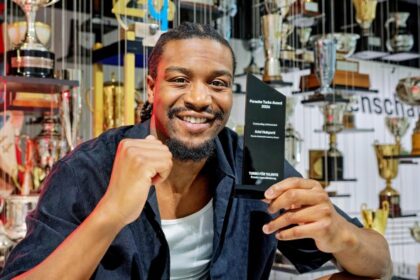 NBA champion Ariel Hukporti receives Porsche Turbo Award